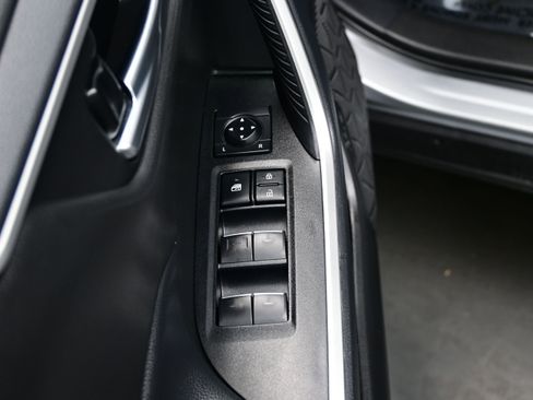 Used 2025 Toyota RAV4 XLE AWD/4WD image 10