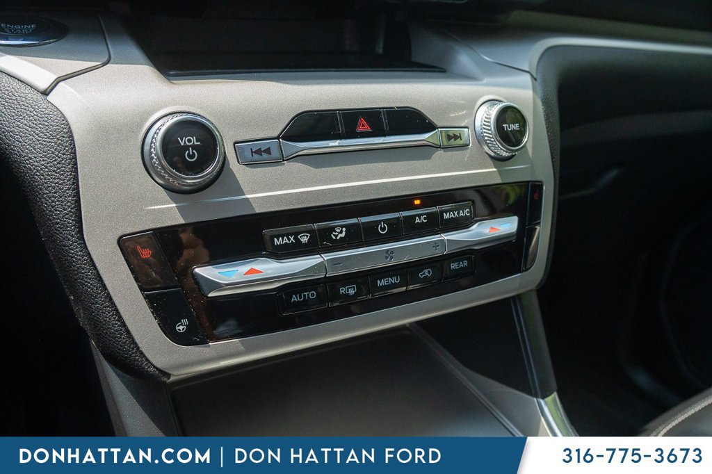 Used 2023 Ford Explorer XLT w/ Equipment Group 202A AWD/4WD image 9