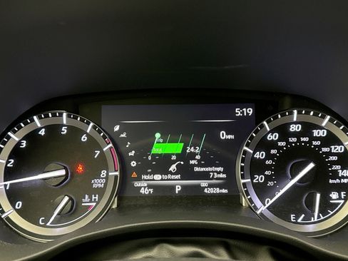 Used 2022 Toyota Highlander XLE image 9