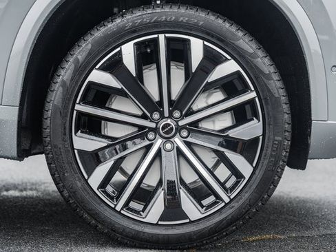 New 2026 Volvo XC90 B6 Plus w/ Protection Package Premier image 16