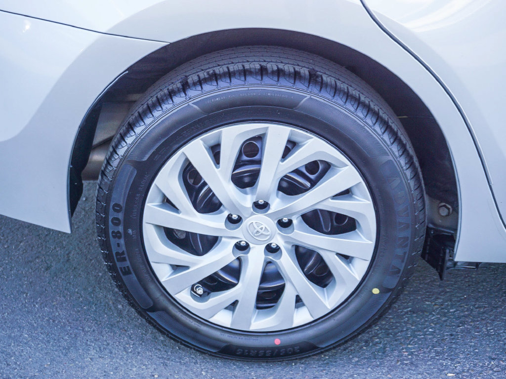 Used 2018 Toyota Corolla LE w/ Protection Package FWD image 9
