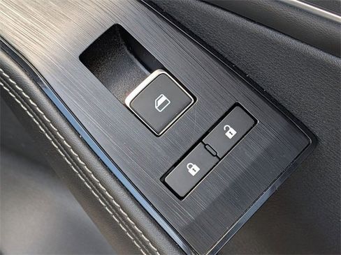 Used 2021 Nissan Rogue SL image 37