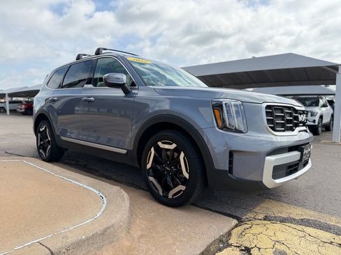 Used 2025 Kia Telluride S AWD/4WD image 3