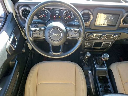 Used 2020 Jeep Wrangler Sport AWD/4WD image 13