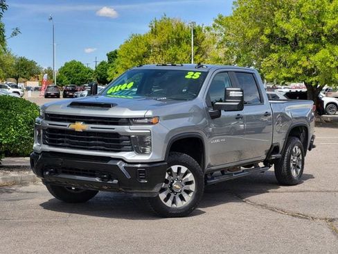 Used 2025 Chevrolet Silverado 2500 Custom w/ Custom Convenience Package image 2
