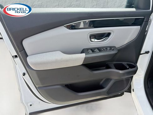 Certified 2023 Honda Pilot LX image 24