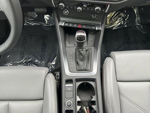 Certified 2025 Audi Q3 2.0T Premium w/ Convenience Package image 16