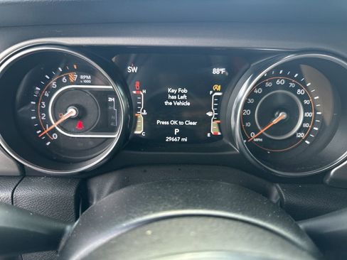 Used 2022 Jeep Gladiator Sport image 27