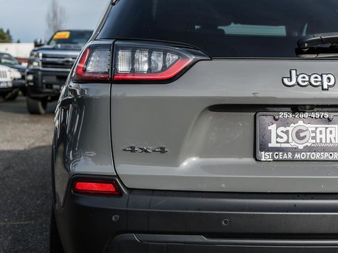 Used 2020 Jeep Cherokee Latitude Plus image 10