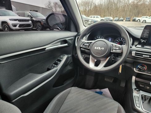 Used 2022 Kia Seltos LX image 23