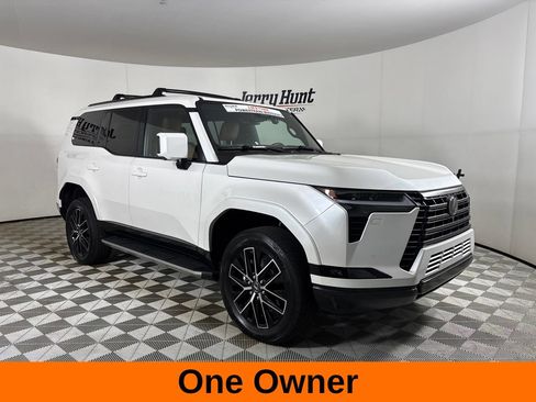 Used 2024 Lexus GX 550 w/ Cold Area Package AWD/4WD image 4