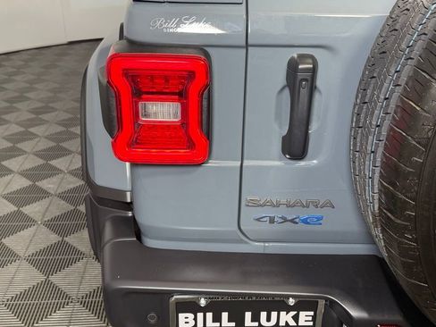 Used 2025 Jeep Wrangler Unlimited Sahara w/ Safety Group AWD/4WD image 13