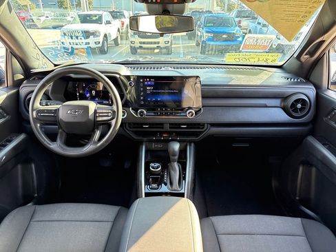 Used 2023 Chevrolet Colorado Trail Boss w/ Technology Package image 7
