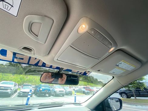 Used 2018 Nissan Rogue S FWD image 20