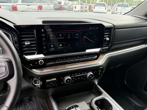 Used 2024 GMC Sierra 1500 Elevation AWD/4WD image 19