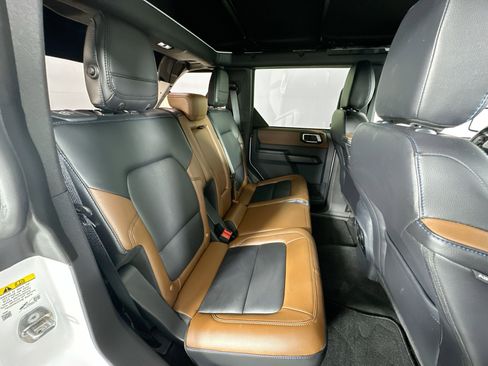 Used 2024 Ford Bronco Outer Banks image 26