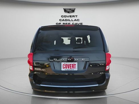 Used 2018 Dodge Grand Caravan SE w/ UConnect Hands-Free Group image 8