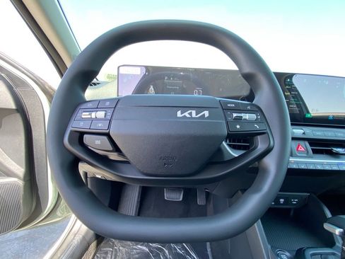 New 2026 Kia K4 FWD image 17