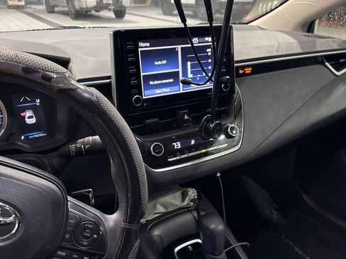 Used 2021 Toyota Corolla LE image 11
