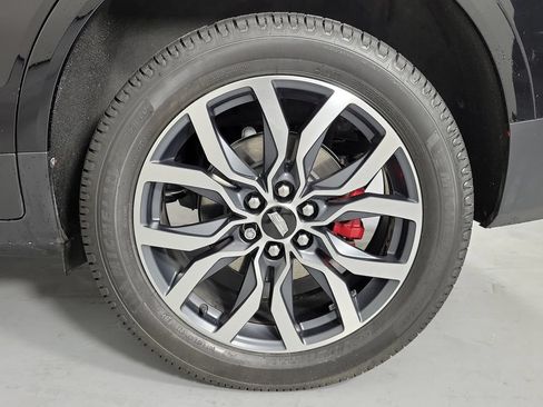 Certified 2023 Cadillac XT5 Sportv w/ Platinum Package AWD/4WD image 11