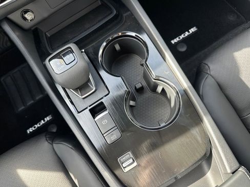 New 2026 Nissan Rogue SV image 25