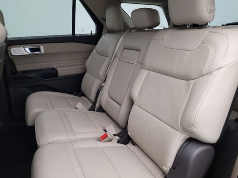 Used 2020 Ford Explorer Platinum w/ Premium Technology Package AWD/4WD image 18