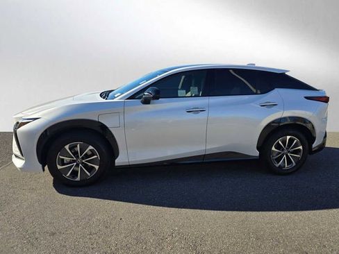 Used 2023 Lexus RZ 450e Premium w/ Technology Package image 6