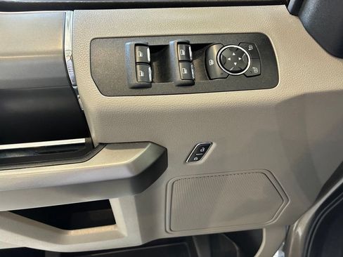 Used 2020 Ford F150 XLT w/ Equipment Group 302A Luxury AWD/4WD image 19