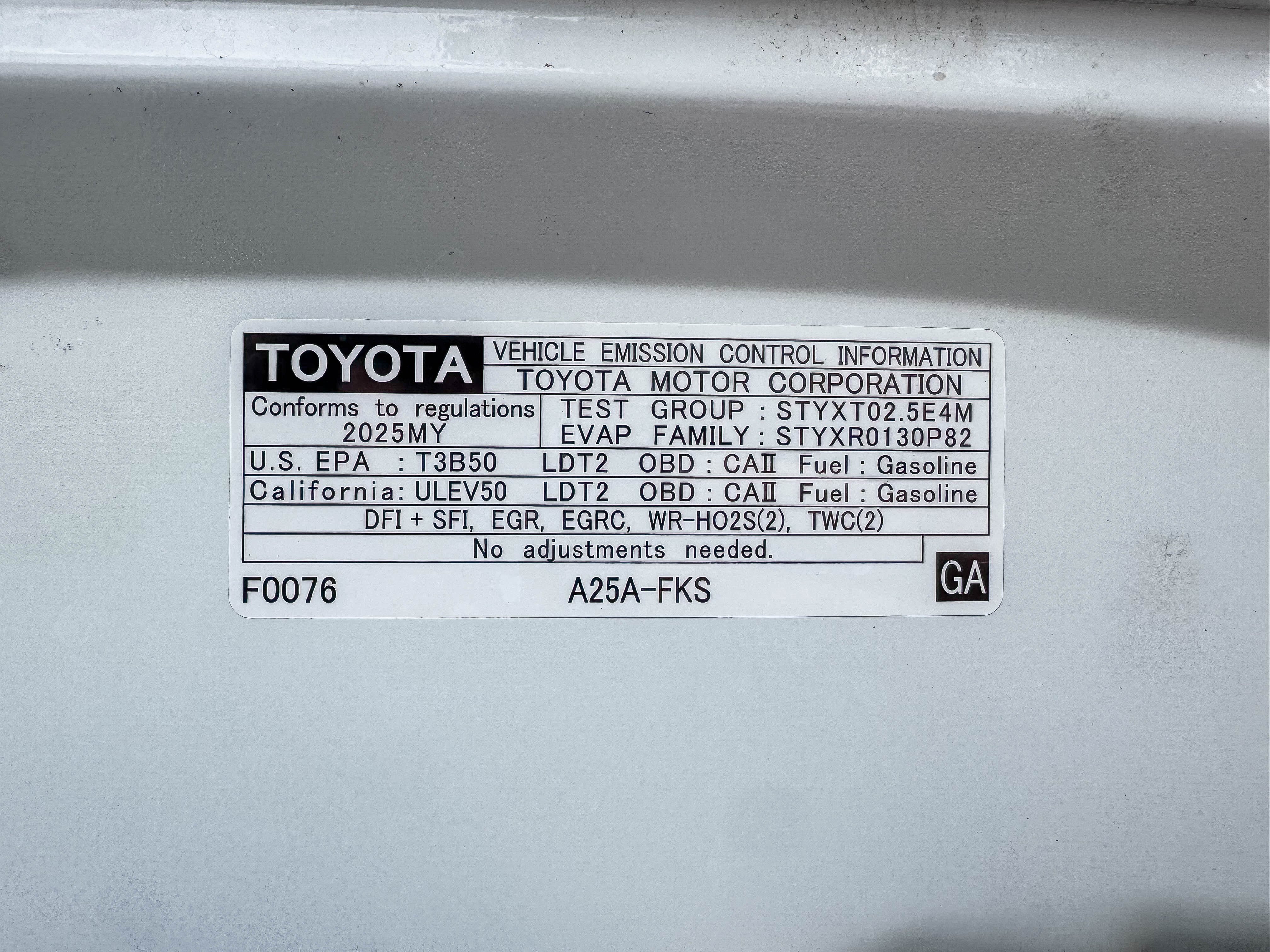 Used 2025 Toyota RAV4 LE AWD/4WD image 27