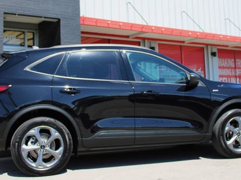 Used 2025 Ford Escape ST-Line AWD/4WD image 5