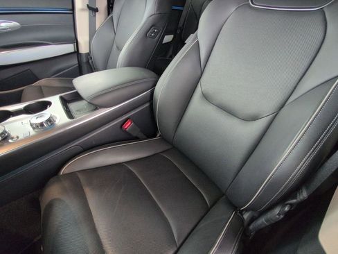 Used 2026 Genesis GV70 2.5T Advanced image 12