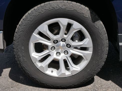 Used 2023 Chevrolet Silverado 1500 LTZ AWD/4WD image 15