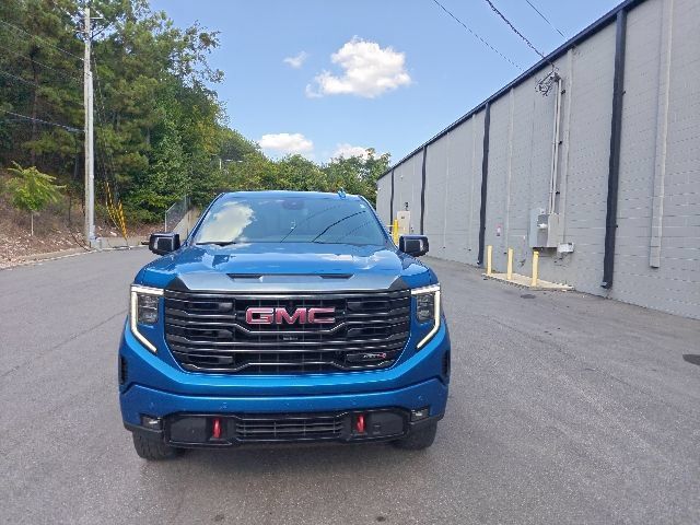 Used 2023 GMC Sierra 1500 AT4 w/ AT4 Premium Package AWD/4WD image 7