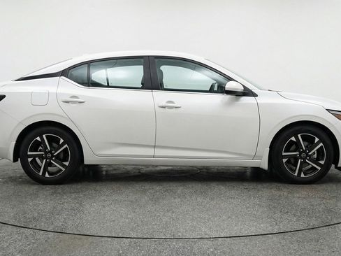 Used 2025 Nissan Sentra SV FWD image 11