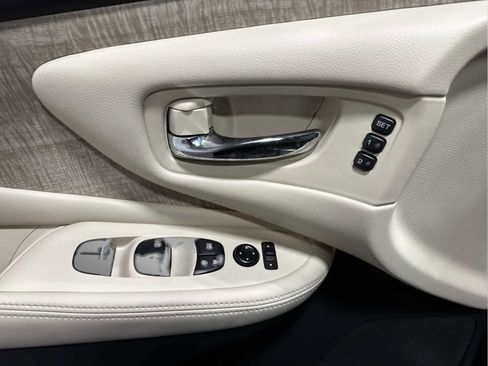 Used 2024 Nissan Murano SL image 10