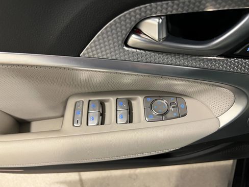 Used 2023 Genesis G70 2.0T w/ Sport Prestige Package image 27