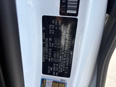 Used 2026 Kia Carnival FWD image 32