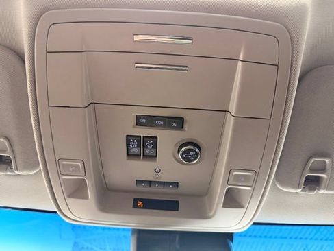 Used 2019 Chevrolet Tahoe Premier AWD/4WD image 46