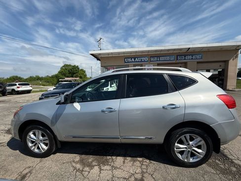 Used 2013 Nissan Rogue SV image 3