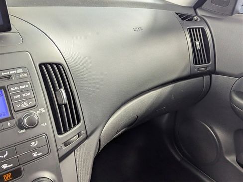 Used 2009 Hyundai Elantra image 24