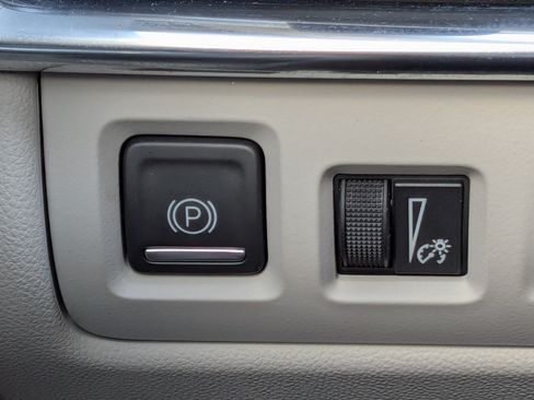 Used 2023 Cadillac XT4 Premium Luxury w/ Cold Weather Package FWD image 24