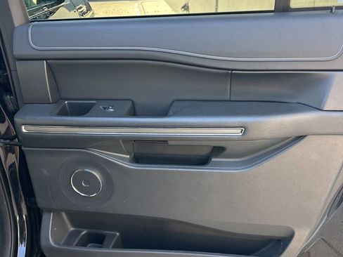 Used 2024 Ford Expedition Max XLT image 13