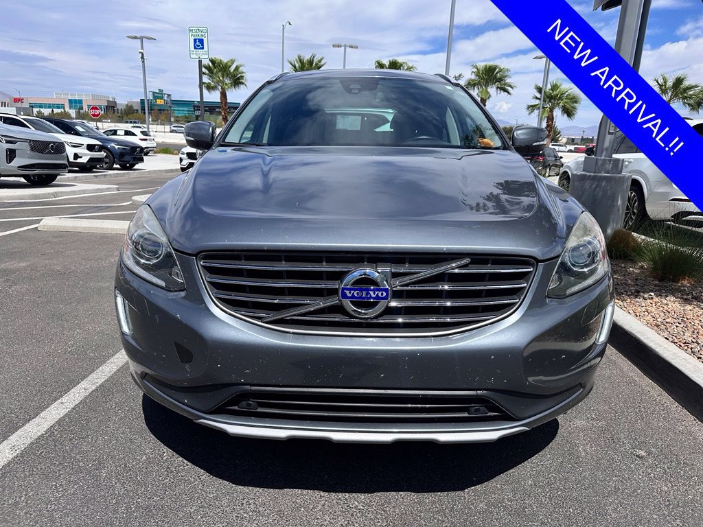 Used 2017 Volvo XC60 T5 Inscription w/ Preferred Option Package FWD image 4