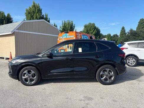 Used 2023 Ford Escape ST-Line w/ Tech Pack #1 AWD/4WD image 8