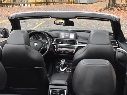 Used 2018 BMW 430i Convertible image 18
