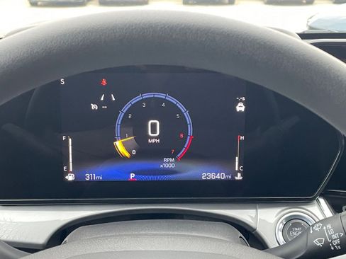 Used 2025 Chevrolet Trax LT image 39