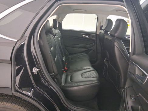 Used 2024 Ford Edge Titanium image 28