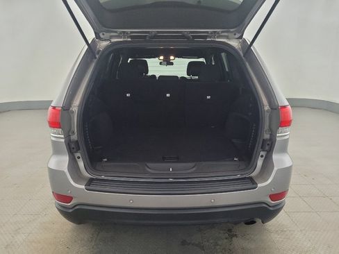 Used 2019 Jeep Grand Cherokee Laredo AWD/4WD image 29