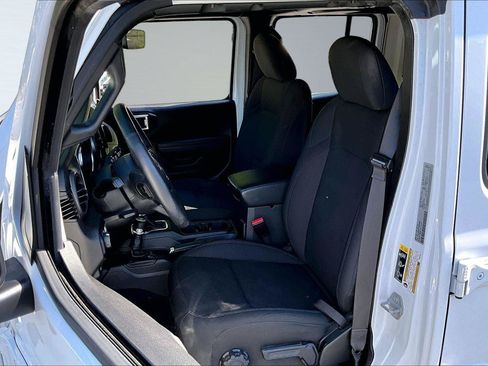 Used 2023 Jeep Wrangler Unlimited w/ Sun & Screen Package AWD/4WD image 26