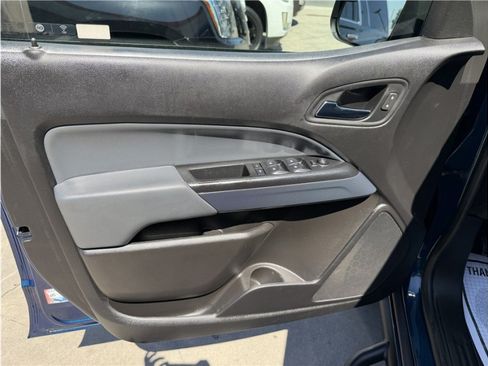 Used 2019 Chevrolet Colorado Z71 AWD/4WD image 16